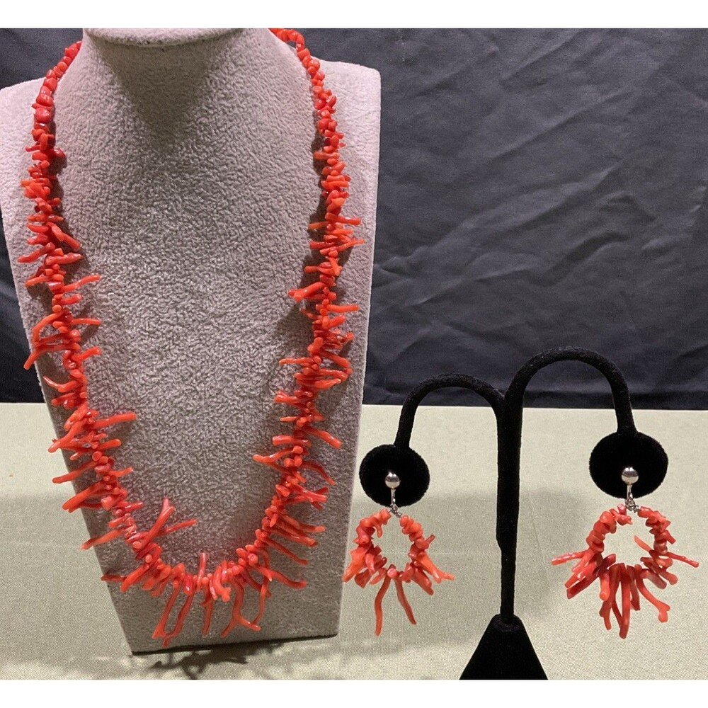 Vintage Authentic Red Branch Coral Graduated Necklace & Clip On Earrings Set